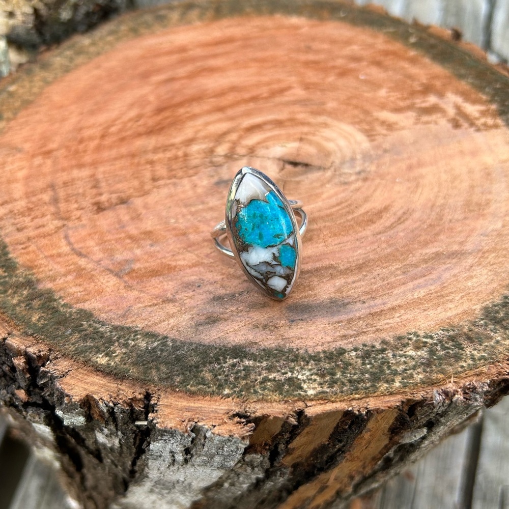 Turquoise ring, set in 925 Sterling silver. Unique handmade boho ring.